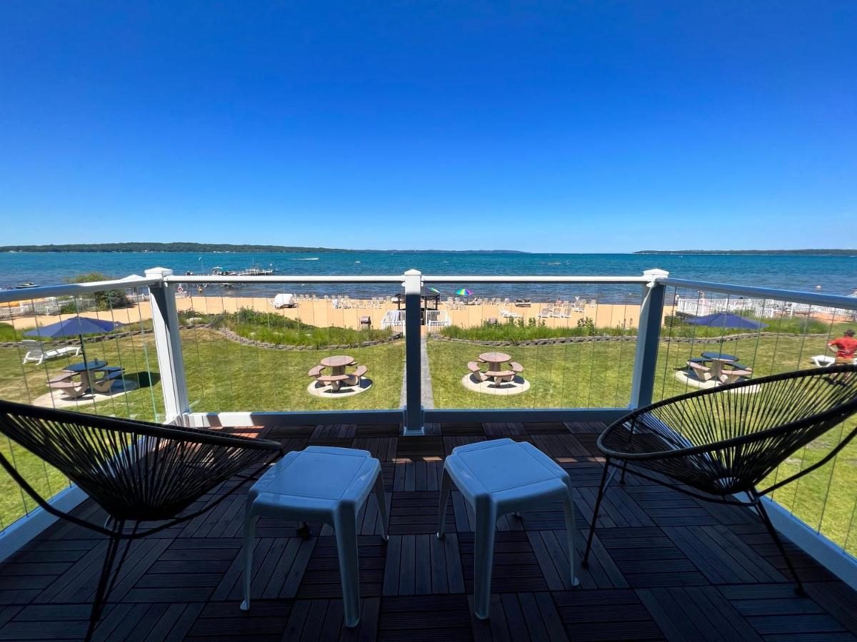 The Beach Haus - Traverse City Extérieur photo