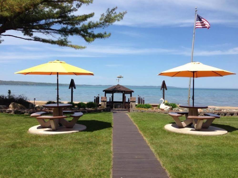 The Beach Haus - Traverse City Extérieur photo